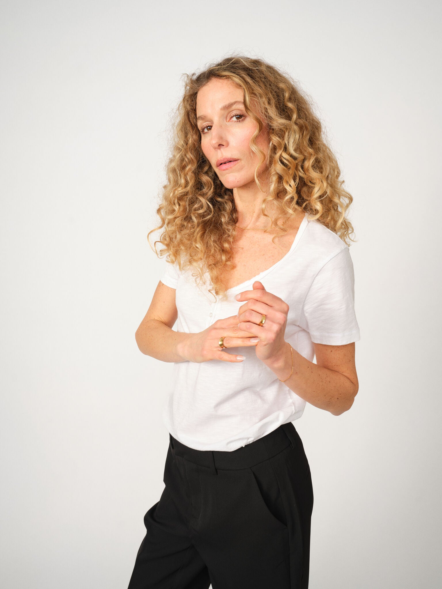 Modelshot / White / Detail